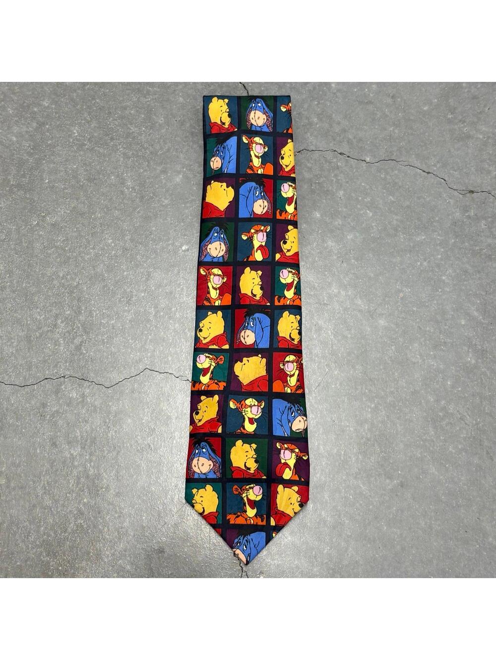 VNTG Disney Winnie The Pooh Tie
